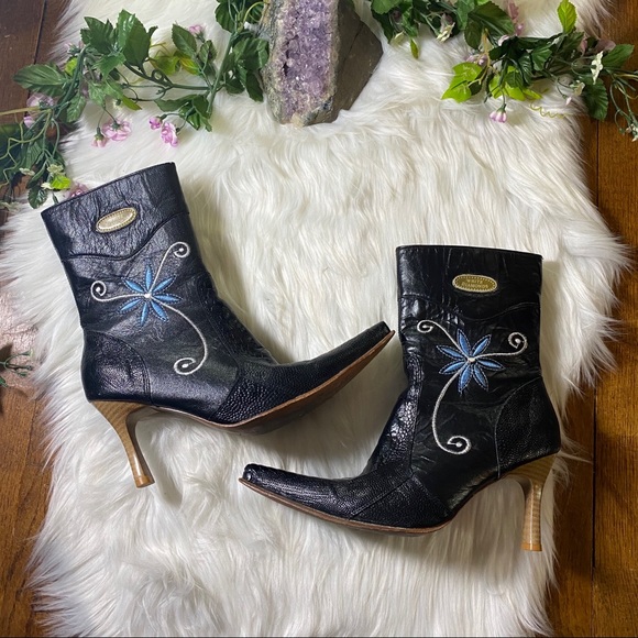 White Diamonds Shoes - leather embroidered Mexican heeled booties // 8